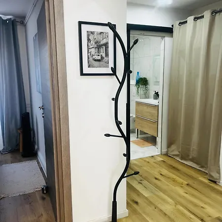 Cosy Et Lumineux Avec Parking Gratuit Apartamento